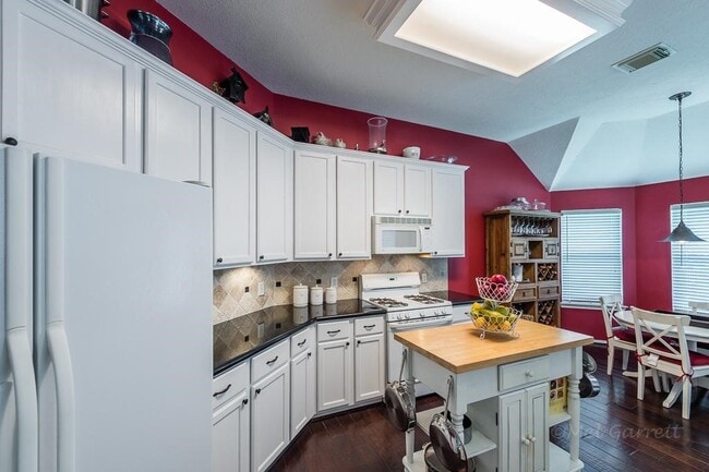 23915 Elden Hills Ct