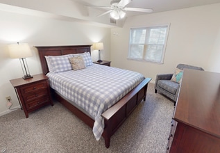 1335 Summit Ave in Oshkosh, WI - Foto de edificio - Building Photo