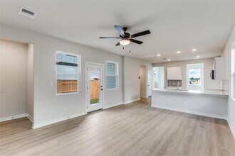 2022 Alice Jay Wy in Round Rock, TX - Foto de edificio - Building Photo