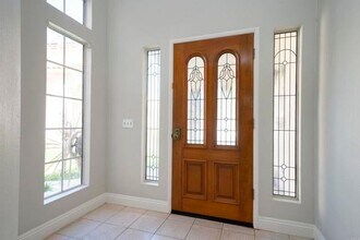 1688 Crystal Ridge Ct in Vista, CA - Building Photo - Building Photo