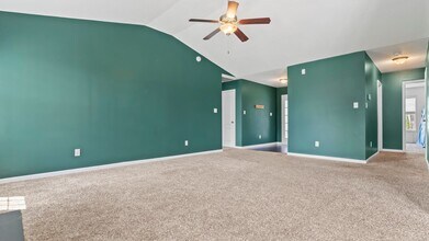 137 Cavalier Dr in Jacksonville, NC - Building Photo - Building Photo