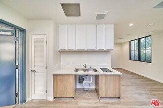951 S Wilton Pl in Los Angeles, CA - Building Photo - Building Photo