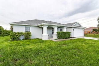 4004 NE 22nd Ave in Cape Coral, FL - Building Photo - Building Photo