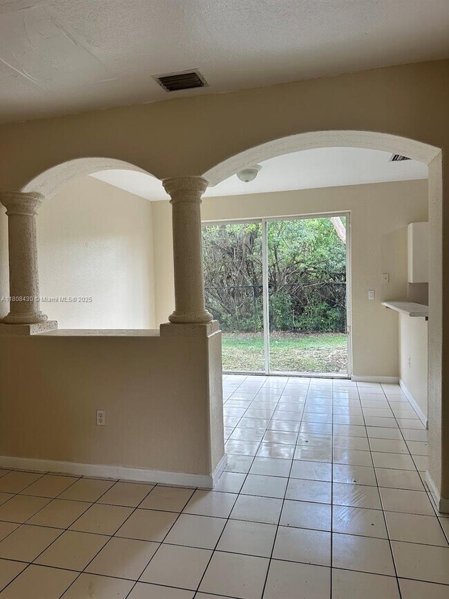 property at 1527 SE 24th Ct