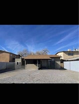 509 Vermont St NE in Albuquerque, NM - Building Photo