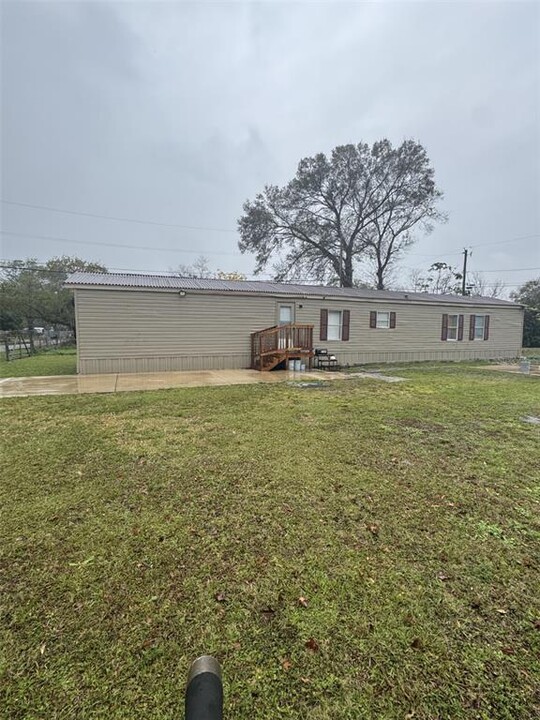 2360 Plum Ave in Auburndale, FL - Building Photo