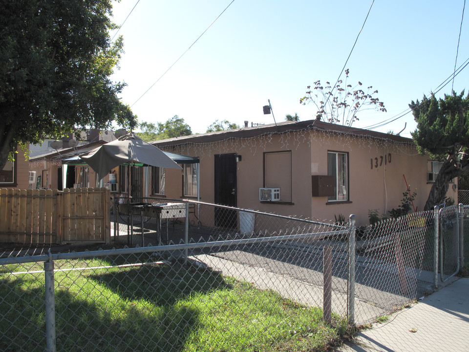 13710 Los Angeles St in Baldwin Park, CA - Building Photo