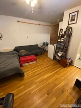 28 S Huntington Ave, Unit 103 in Boston, MA - Foto de edificio - Building Photo