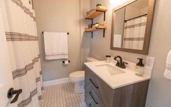 803 Mansfield Ave in Lynchburg, VA - Foto de edificio - Building Photo