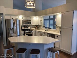 1443 Basin View Cir in Las Vegas, NV - Foto de edificio - Building Photo