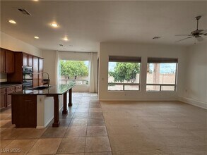 320 Corsicana St in Las Vegas, NV - Building Photo - Building Photo