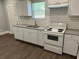 434 S High St in Longview, TX - Building Photo