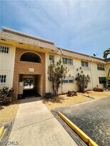 4931 Vincennes Ct in Cape Coral, FL - Building Photo