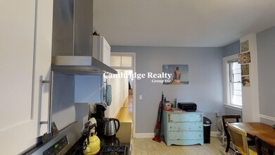 220 Harvard St, Unit 2 in Cambridge, MA - Building Photo - Building Photo