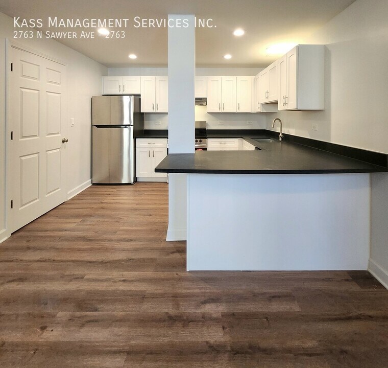 2763 N Sawyer Ave in Chicago, IL - Building Photo