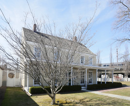 Conklin House Apartments in Babylon, NY - Building Photo - Building Photo