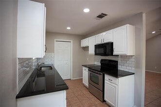 632 Lake Crest Pkwy in Azle, TX - Building Photo - Building Photo