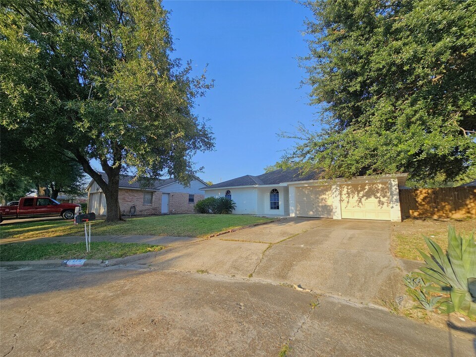 1310 Goswell Ln in Channelview, TX - Building Photo