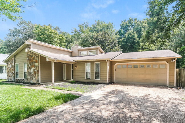 property at 2604 Lynnfield Rd