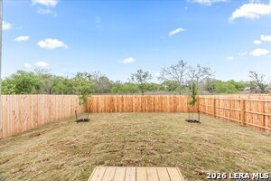 205 BRONCO Rdg in Pleasanton, TX - Building Photo - Building Photo