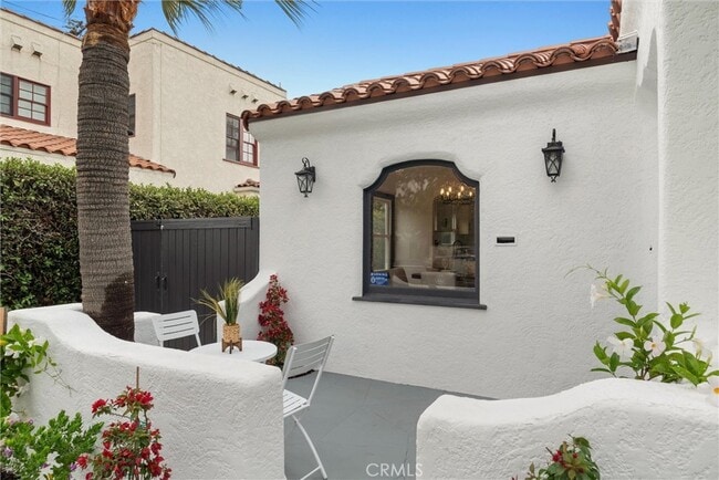 230 Orizaba Ave in Long Beach, CA - Building Photo - Building Photo