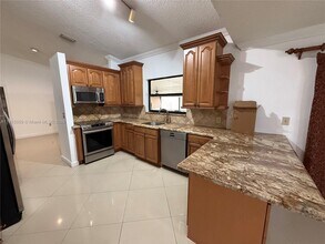 14381 SW 19 Terrace in Miami, FL - Building Photo - Building Photo