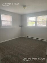 28 Baker St in Dover, NH - Building Photo - Building Photo