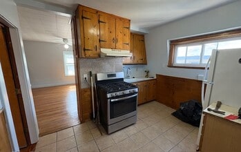 120 Springfield St, Unit 3 in Lawrence, MA - Foto de edificio - Building Photo