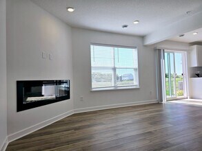 1103 Middlefield Rd in Medina, MN - Building Photo - Building Photo