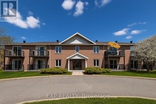 469 Church St in Russell, ON - Building Photo