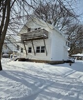 212 Sycamore St in Manistee, MI - Building Photo