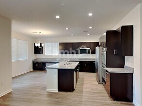 10824 N Avenida Vallejo in Oro Valley, AZ - Foto de edificio - Building Photo