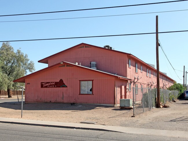 Tamarack Place II in Phoenix, AZ - Building Photo - Building Photo