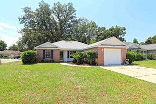 701 Thornwood Pl in Pensacola, FL - Building Photo