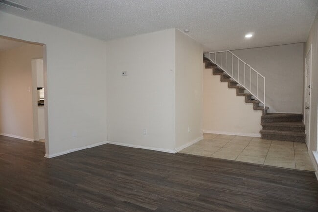 2609 Hamilton Dr in Grand Prairie, TX - Foto de edificio - Building Photo