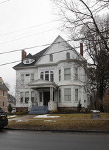 106 S William St in Johnstown, NY - Building Photo - Building Photo