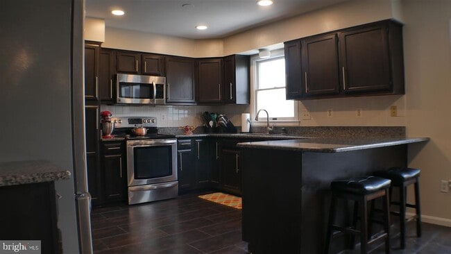 6825 Silassie Ct in Lorton, VA - Building Photo - Building Photo