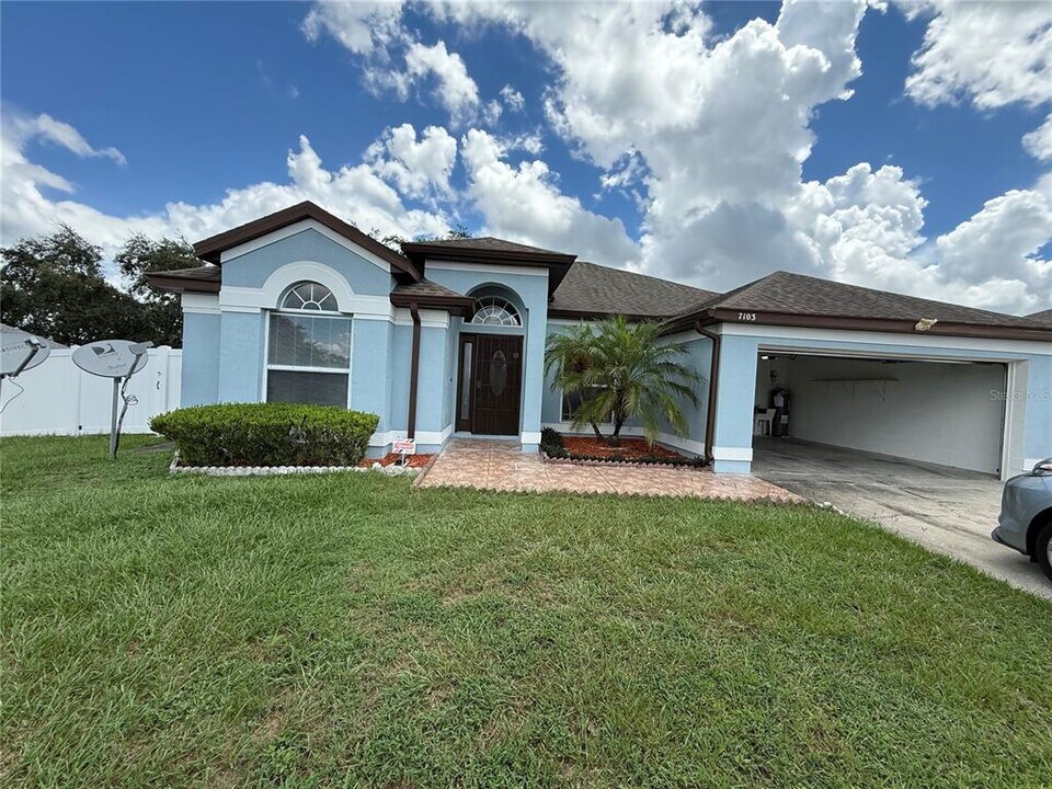 7103 Minippi Dr in Orlando, FL - Foto de edificio