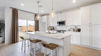 7066 W Cheshire Ave in Fresno, CA - Building Photo