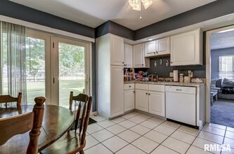 2901 Interlacken Dr in Springfield, IL - Building Photo - Building Photo