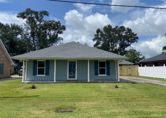 property at 213 Deer Run Dr