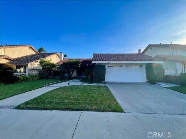 2134 W Mills Dr in Orange, CA - Building Photo - Building Photo