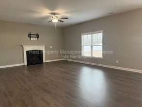 432 Fallingbrook Dr in Kenly, NC - Building Photo - Building Photo