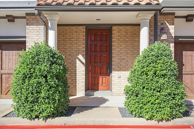 13900 Noel Rd, Unit 6 in Dallas, TX - Building Photo - Building Photo