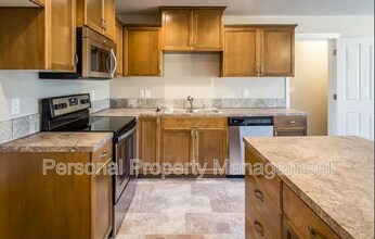 5914 NE 71st Ave in Vancouver, WA - Building Photo - Building Photo