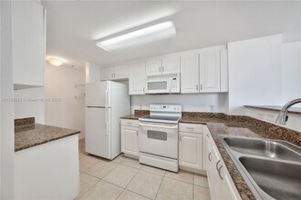 215 SW 42nd Ave in Miami, FL - Building Photo - Building Photo