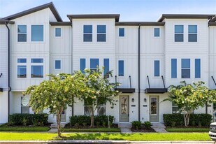 8472 Sperry St in Orlando, FL - Building Photo