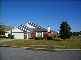 1627 Trent St in Fort Walton Beach, FL - Building Photo