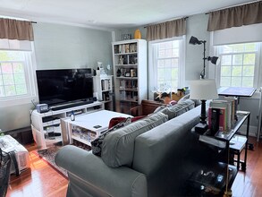 148 South St, Unit Second floor in Northampton, MA - Building Photo - Building Photo