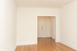 993-999 Stuyvesant Avenue in Irvington, NJ - Building Photo - Interior Photo